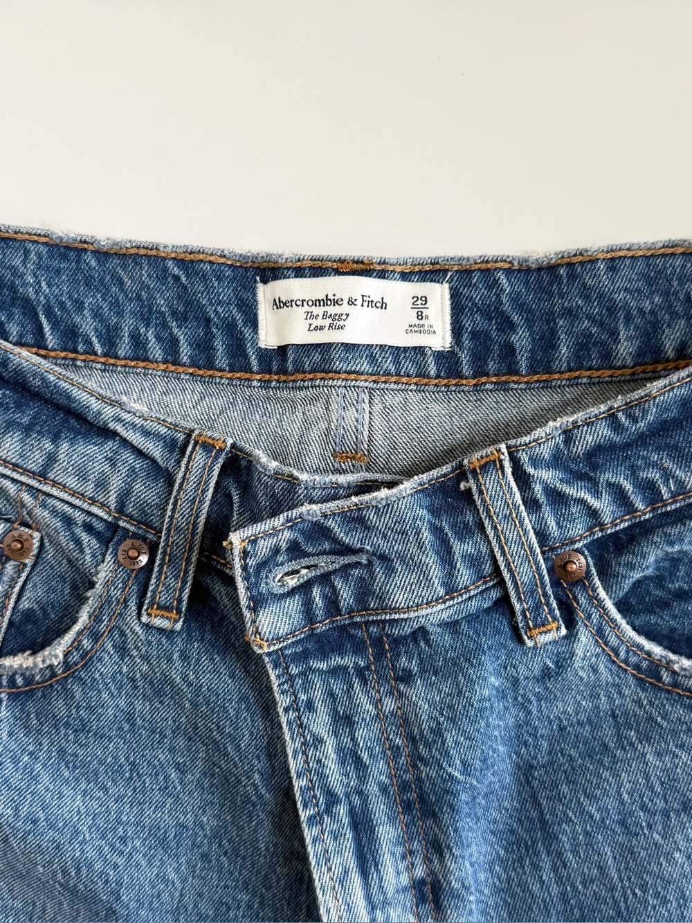 NWT Baggy Low Rise Abercrombie & Fitch Jeans Back to School - Picture 2 of 11